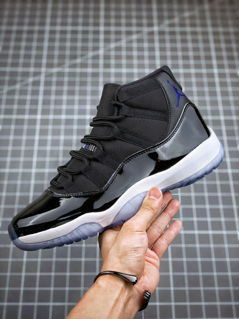 Tênis Nike Air Jordan 11 Space Jam - Rei da Pelada