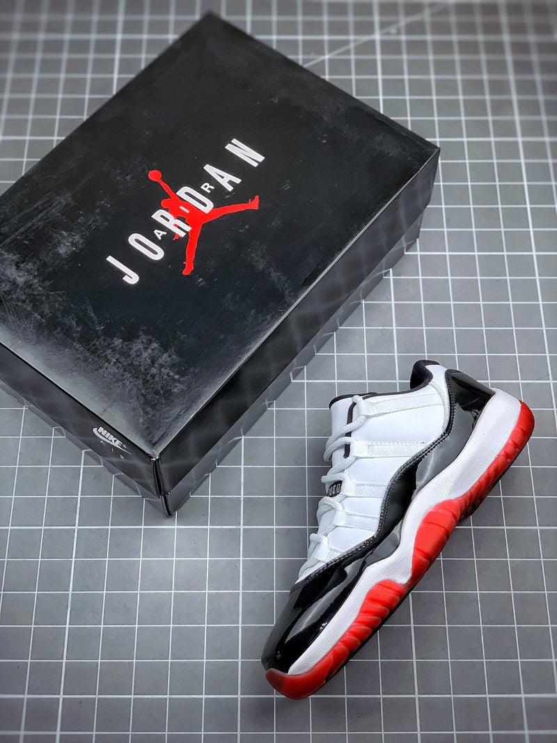 Tênis Nike Air Jordan 11 Low - Rei da Pelada