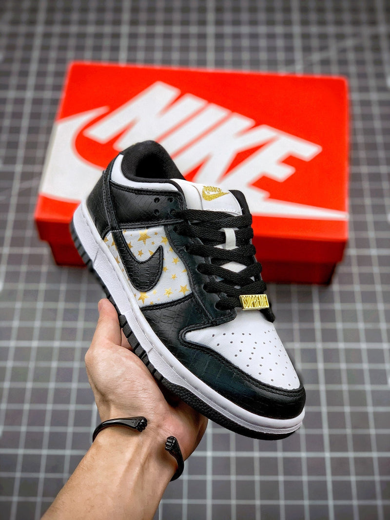 Tênis Nike SB Dunk Low x Supreme QS Black - Rei da Pelada