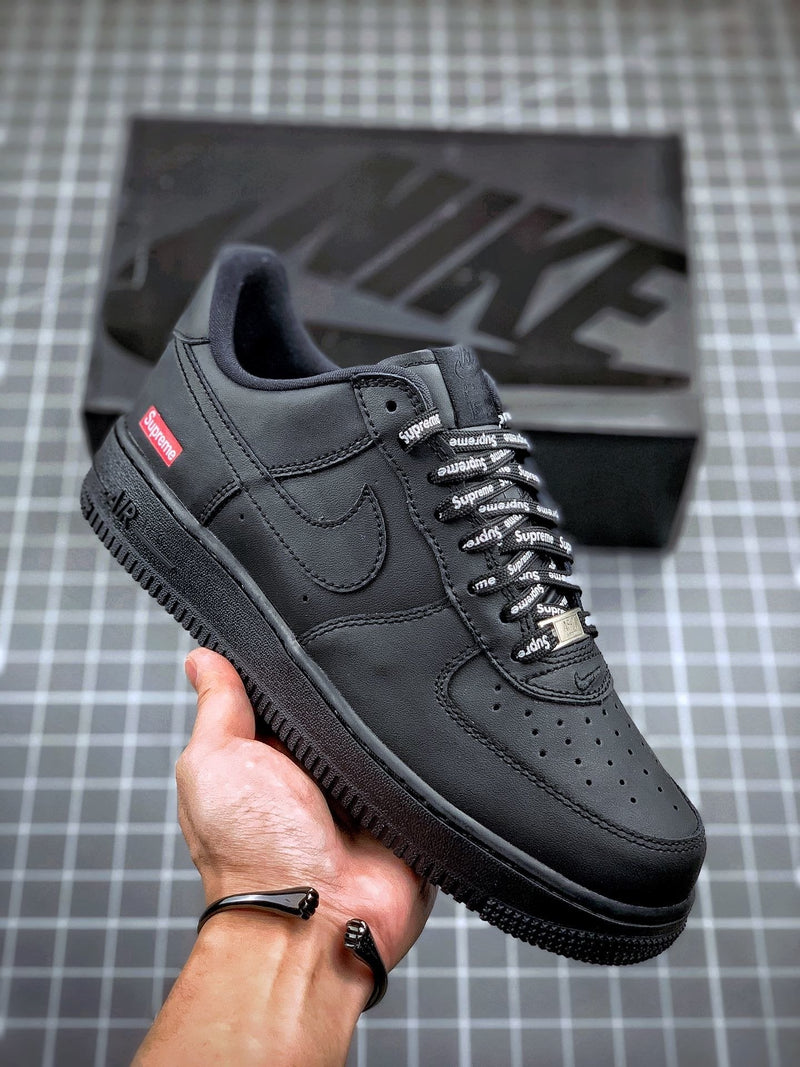 Tênis Nike Air Force 1 Low x Supreme Box Logo Black - Rei da Pelada