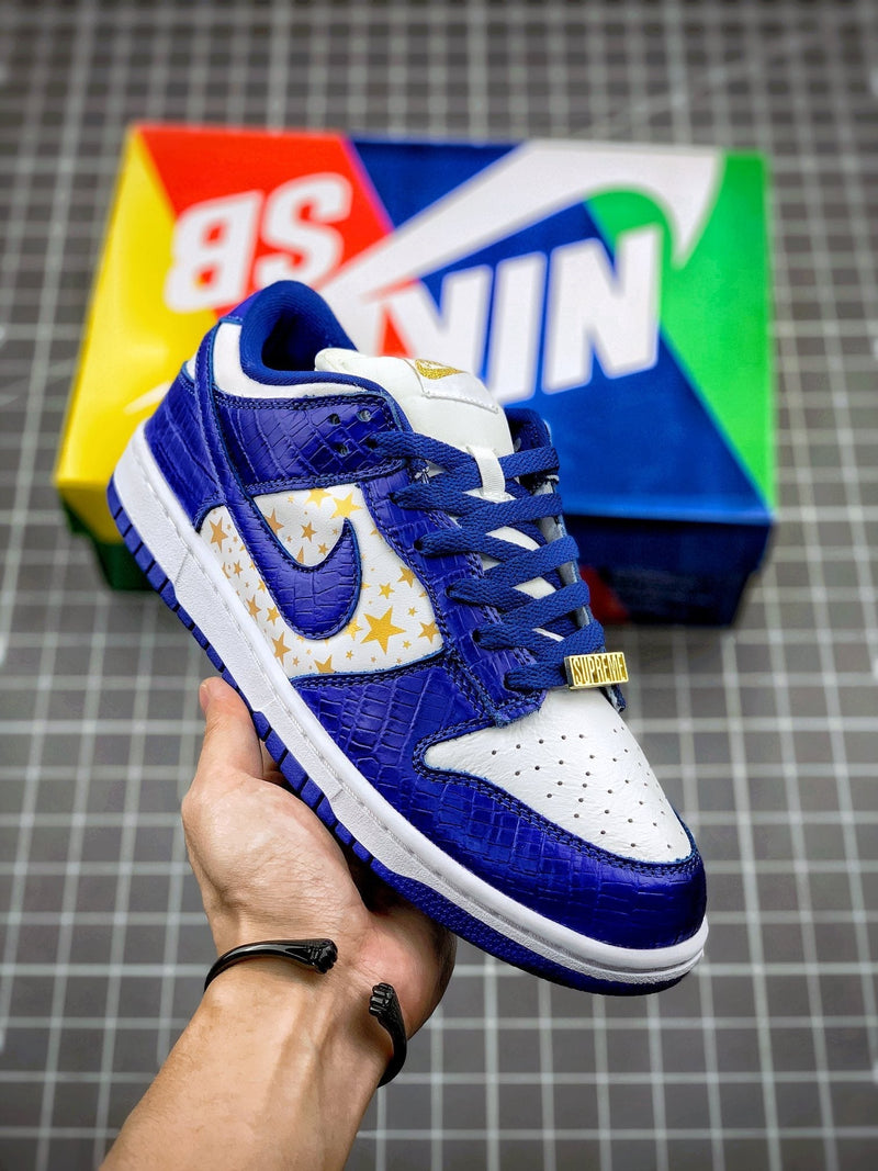 Tênis Nike SB Dunk Low x Supreme Hyper Royal - Rei da Pelada