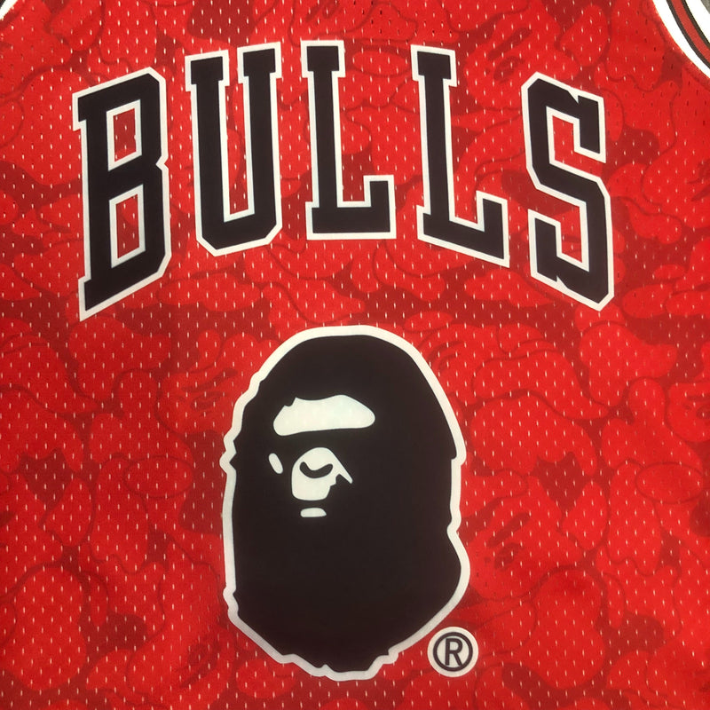 Regata Mitchell & Ness x BAPE - Chicago Bulls - Rei da Pelada