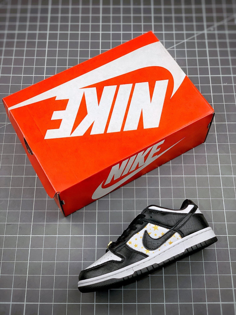 Tênis Nike SB Dunk Low x Supreme QS Black - Rei da Pelada