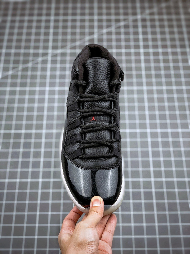 Tênis Nike Air Jordan 11 Retro - Rei da Pelada