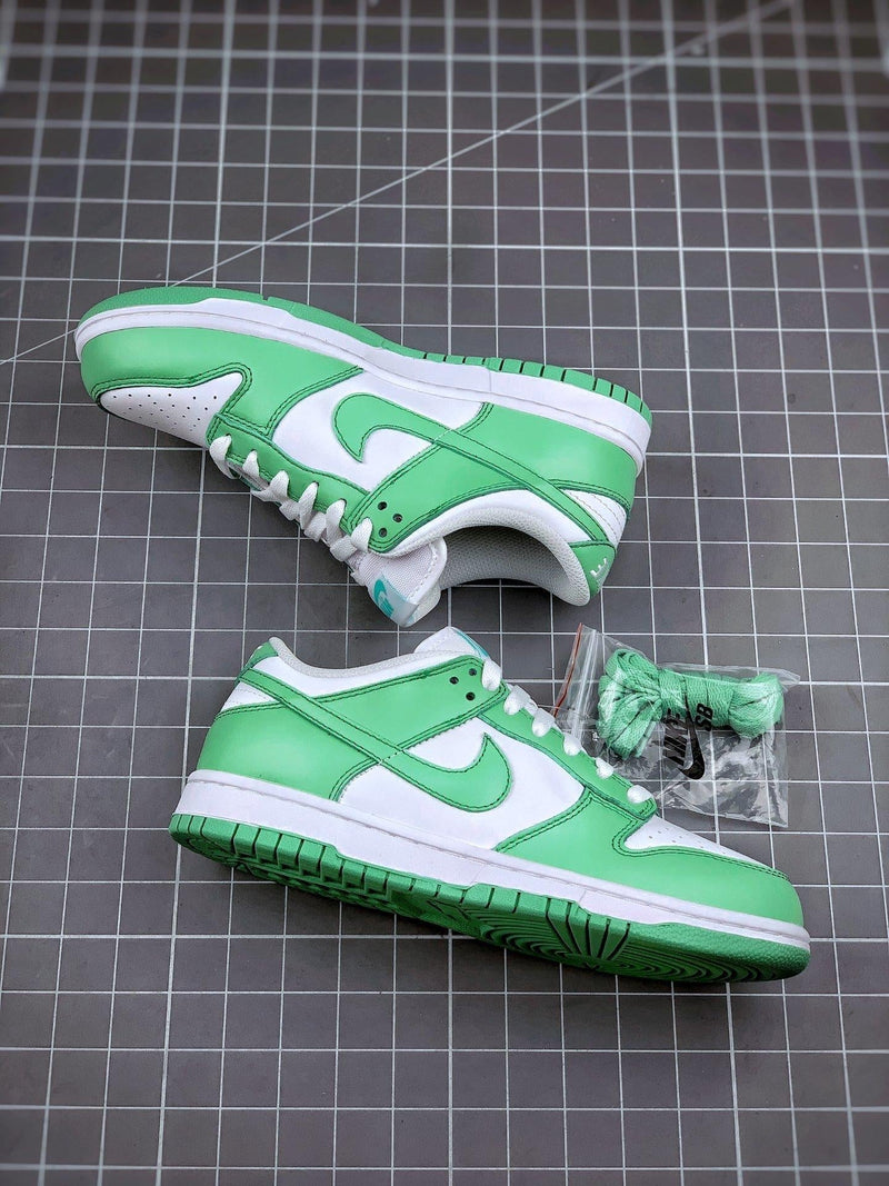 Tênis Nike SB Dunk Low "Green Tender Powder" - Rei da Pelada