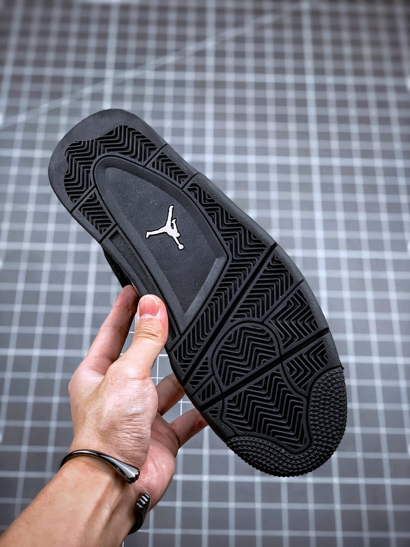 Tênis Nike Air Jordan 4 Retro Black Cat (2020) - Rei da Pelada