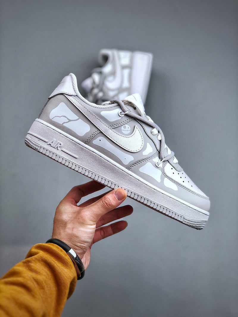 Tênis Nike Air Force 1 Low Halloween Skeleton - Rei da Pelada