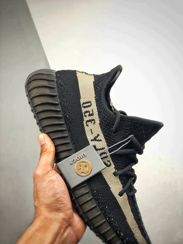 Tênis Adidas Yeezy 350 Boost V2 Oreo - Rei da Pelada