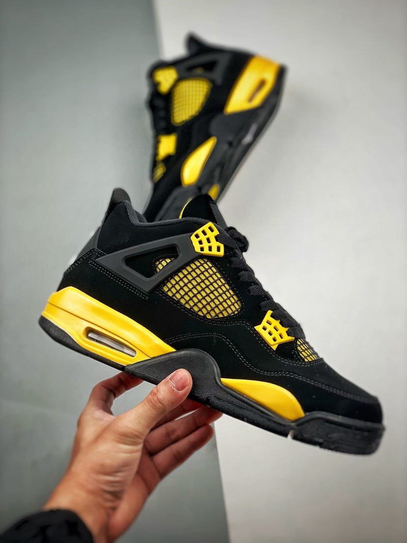 Tênis Nike Air Jordan 4 "Thunder" - Rei da Pelada