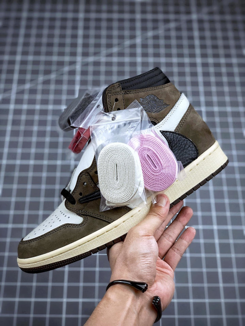 Tênis Nike Air Jordan 1 Retro High "Travis Scott" - Rei da Pelada