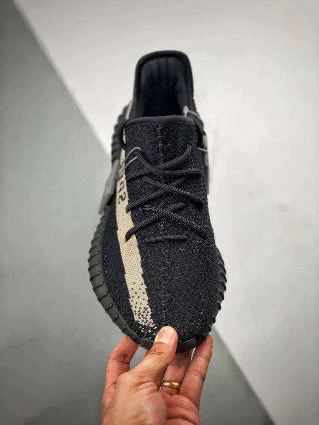 Tênis Adidas Yeezy 350 Boost V2 Oreo - Rei da Pelada