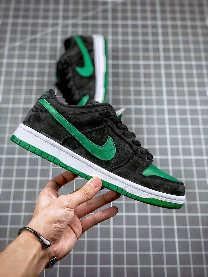 Tênis Nike SB Dunk Low "Black Pine Green" - Rei da Pelada