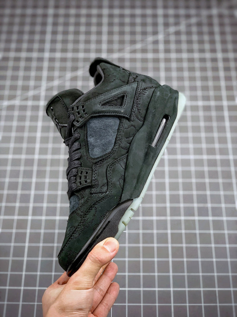 Tênis Nike Air Jordan 4 Retro Kaws Black - Rei da Pelada