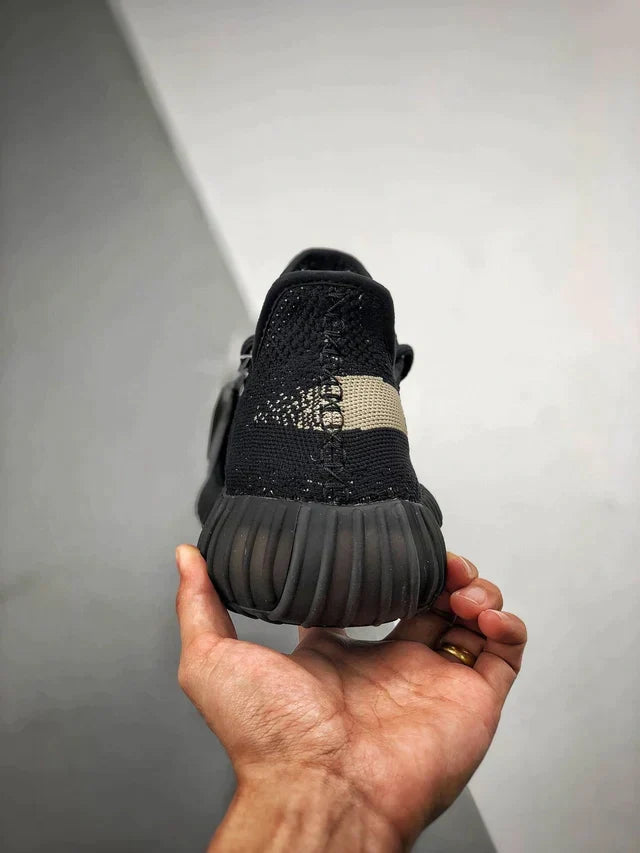 Tênis Adidas Yeezy 350 Boost V2 Oreo - Rei da Pelada