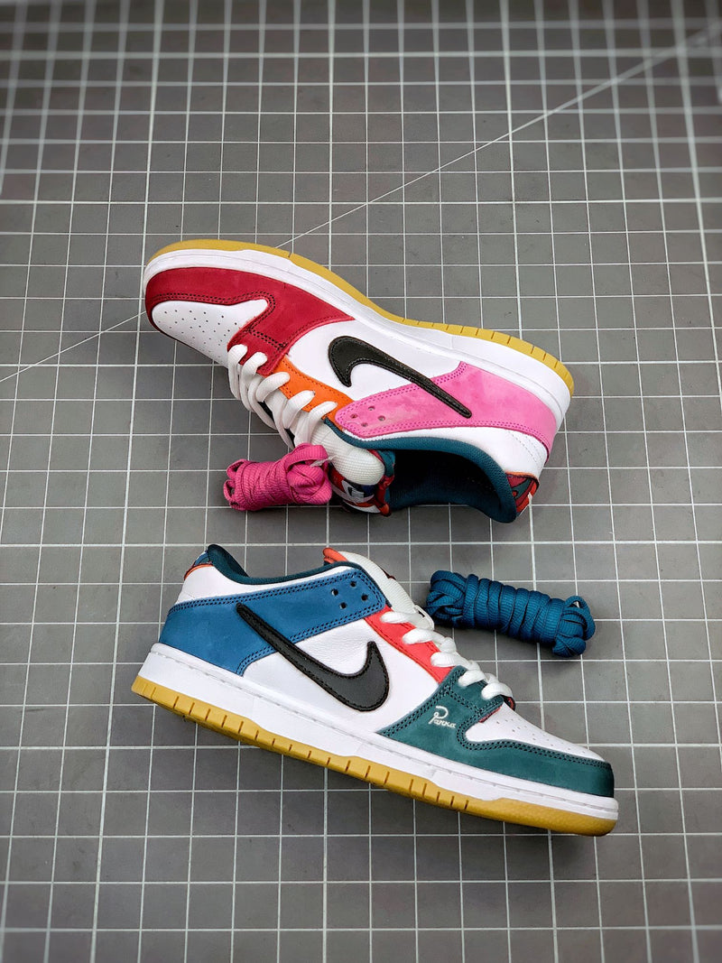 Tênis Nike SB Dunk Low x "Parra" - Rei da Pelada