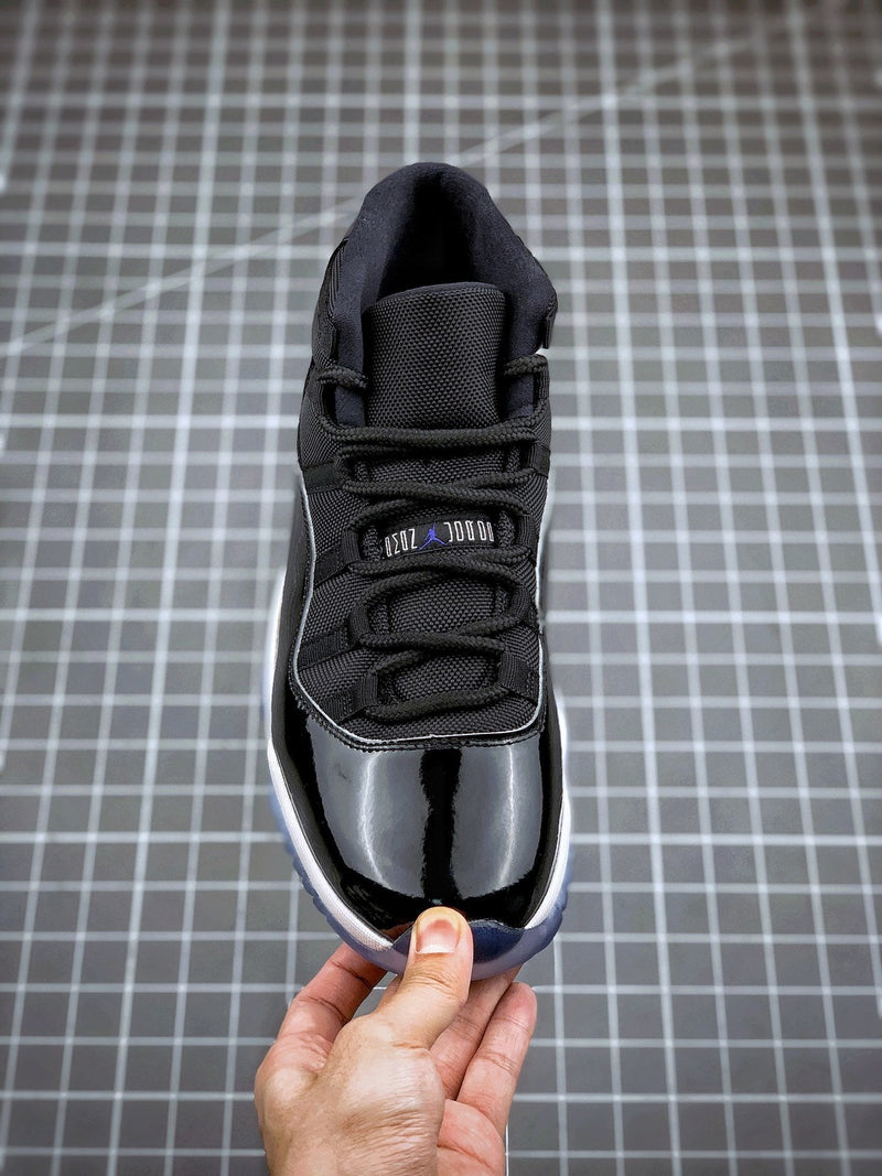 Tênis Nike Air Jordan 11 Space Jam - Rei da Pelada