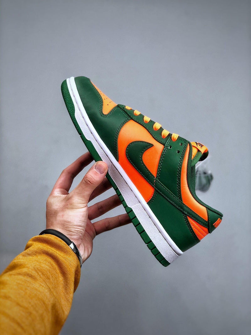 Tênis Nike SB Dunk Low "Miami Hurricanes" - Rei da Pelada