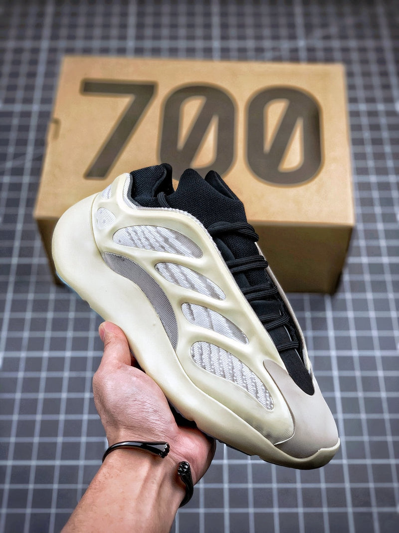 Tênis Adidas Yeezy Boost 700 V3 Azael - Rei da Pelada