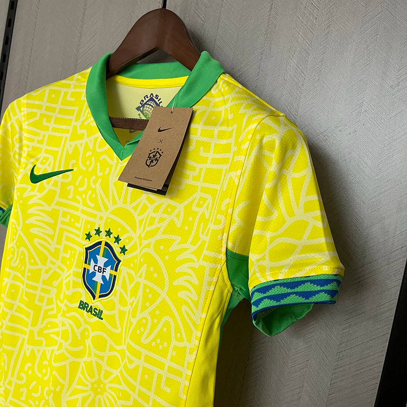 Camisa Feminina Brasil Nike 24/25 Amarela e Verde Baby Look