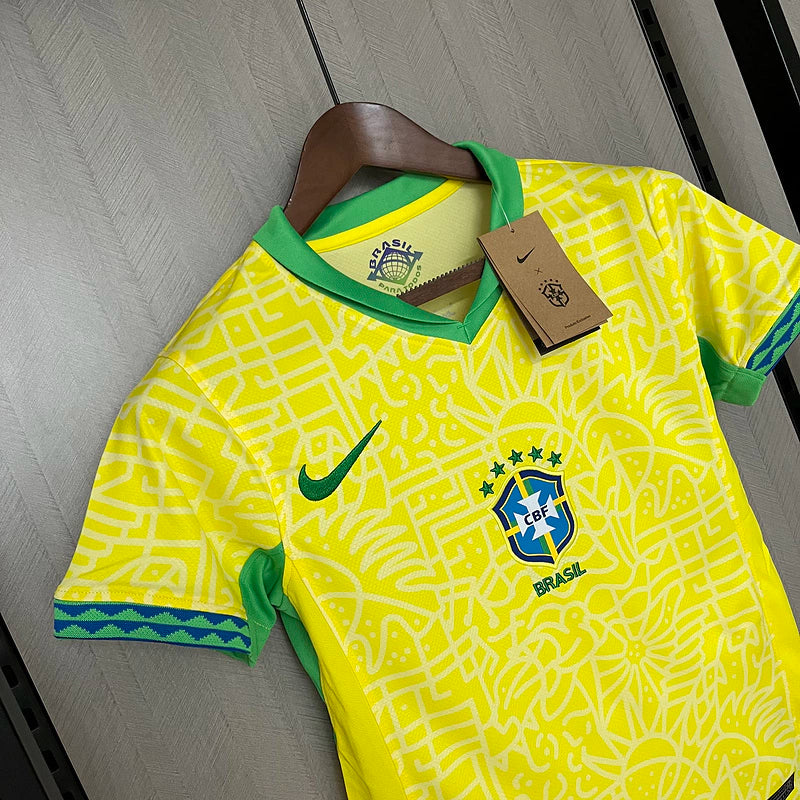 Camisa Feminina Brasil Nike 24/25 Amarela e Verde Baby Look