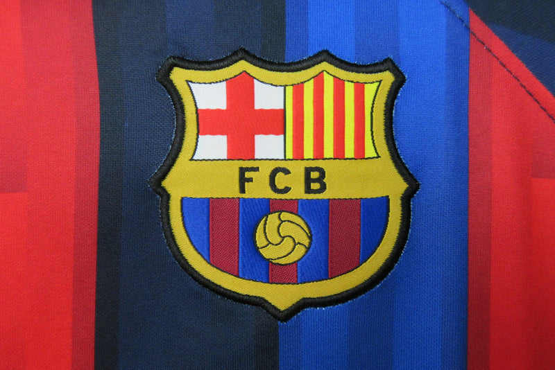 Camisa Barcelona Edição Especial Rosalía Motomami 22/23 Vermelha E Azul Masculina