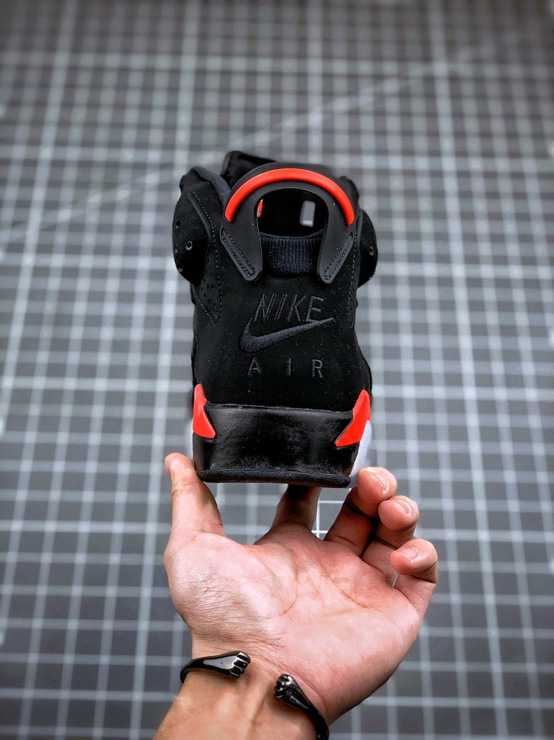 Tênis Nike Air Jordan 6 Retro Black Infrared (2019) - Rei da Pelada