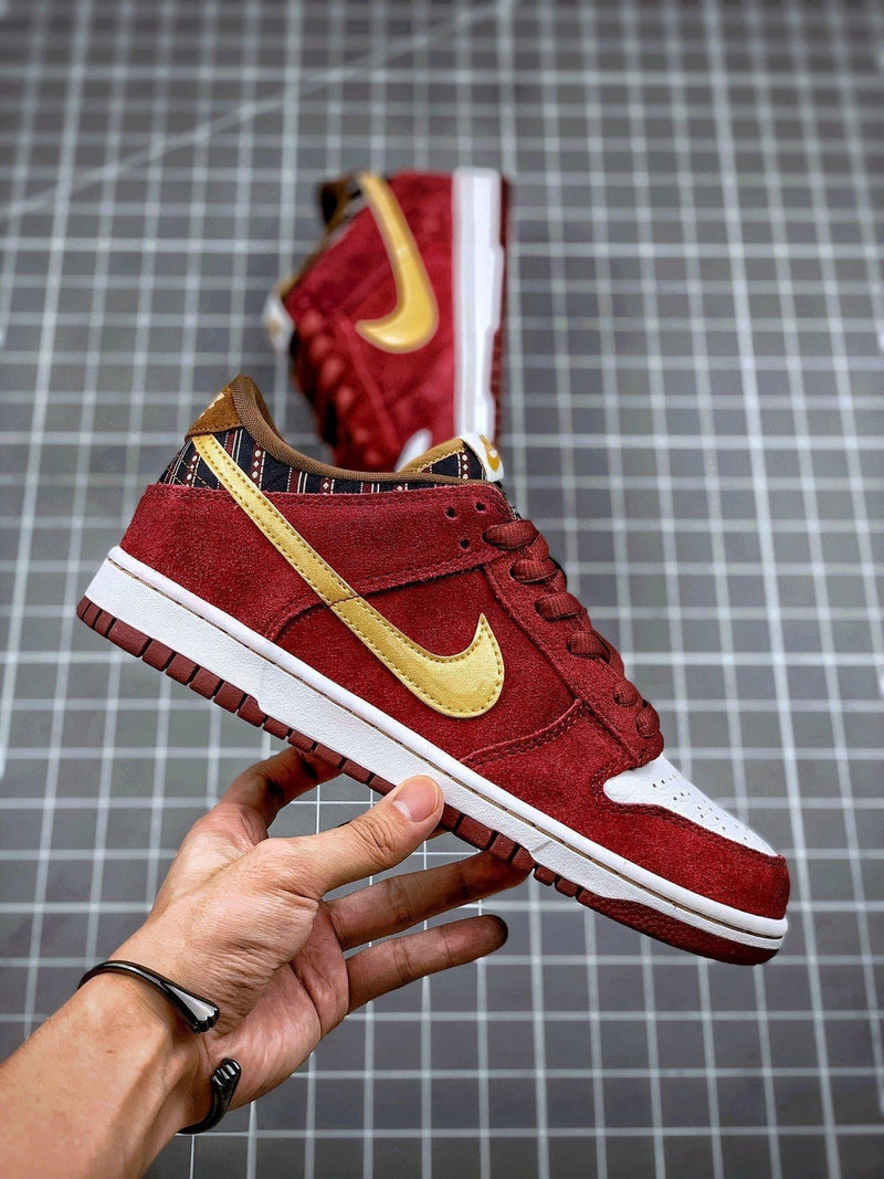 Tênis Nike SB Dunk Low "Anchorman" - Rei da Pelada