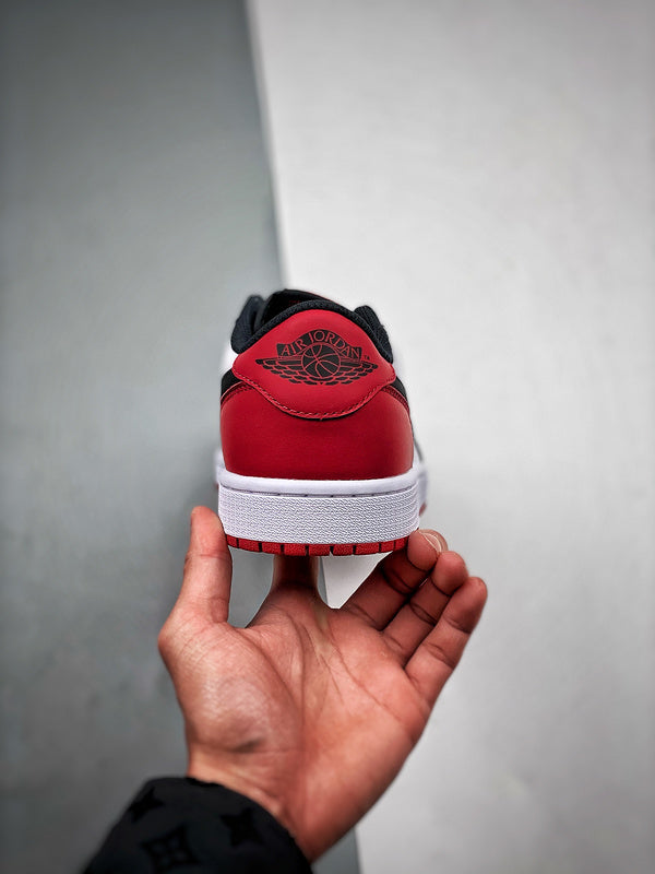 Tênis Nike Air Jordan 1 Low "Black Toe" - Rei da Pelada