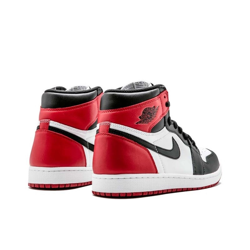 Tênis Nike Air Jordan 1 Retro Black Toe - Rei da Pelada