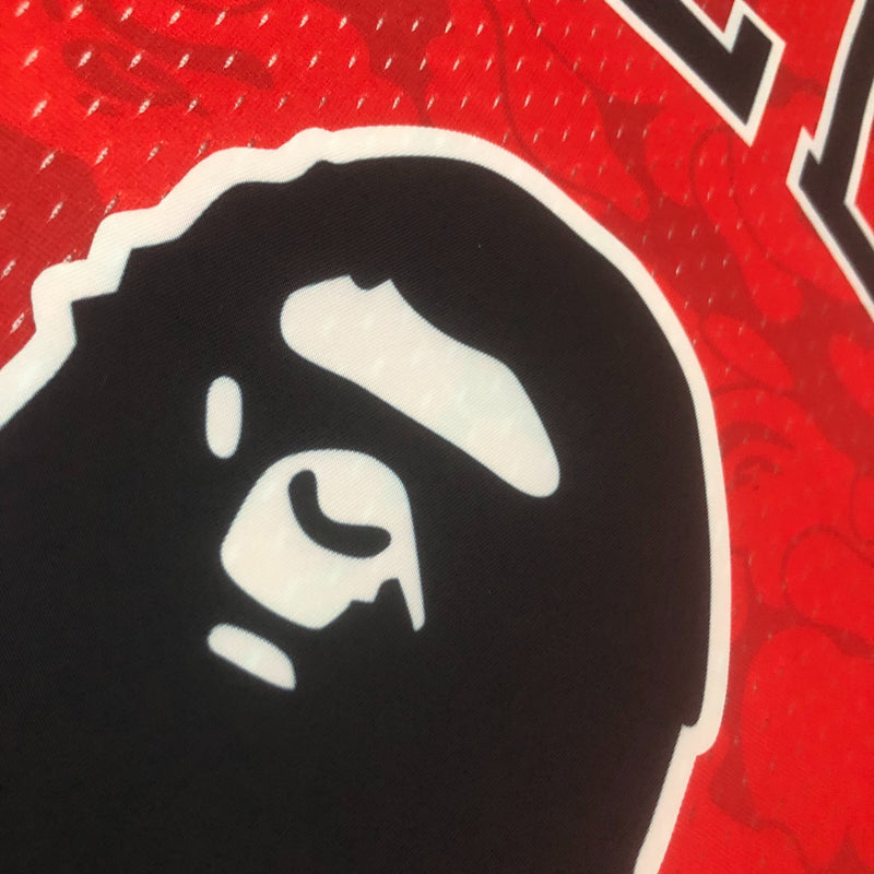 Regata Mitchell & Ness x BAPE - Chicago Bulls - Rei da Pelada