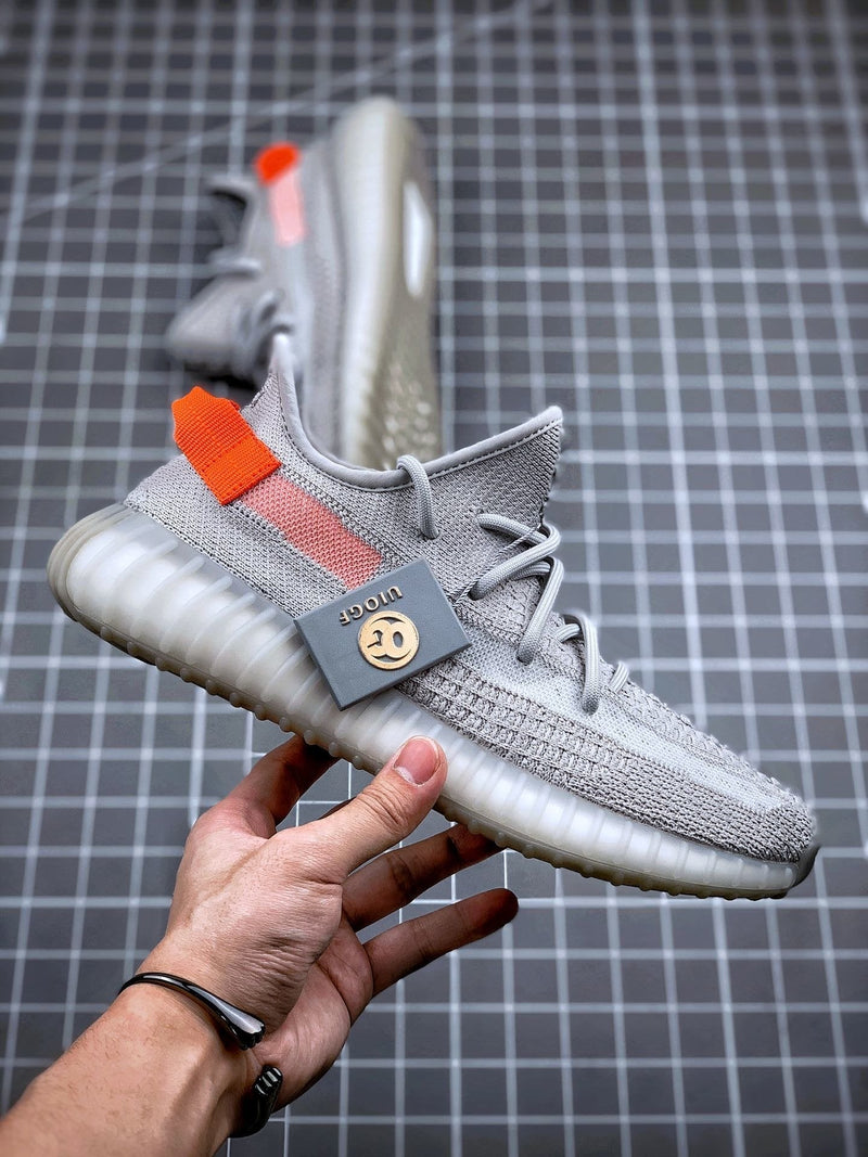 Tênis Adidas Yeezy Boost 350 V2 Tail Light - Rei da Pelada