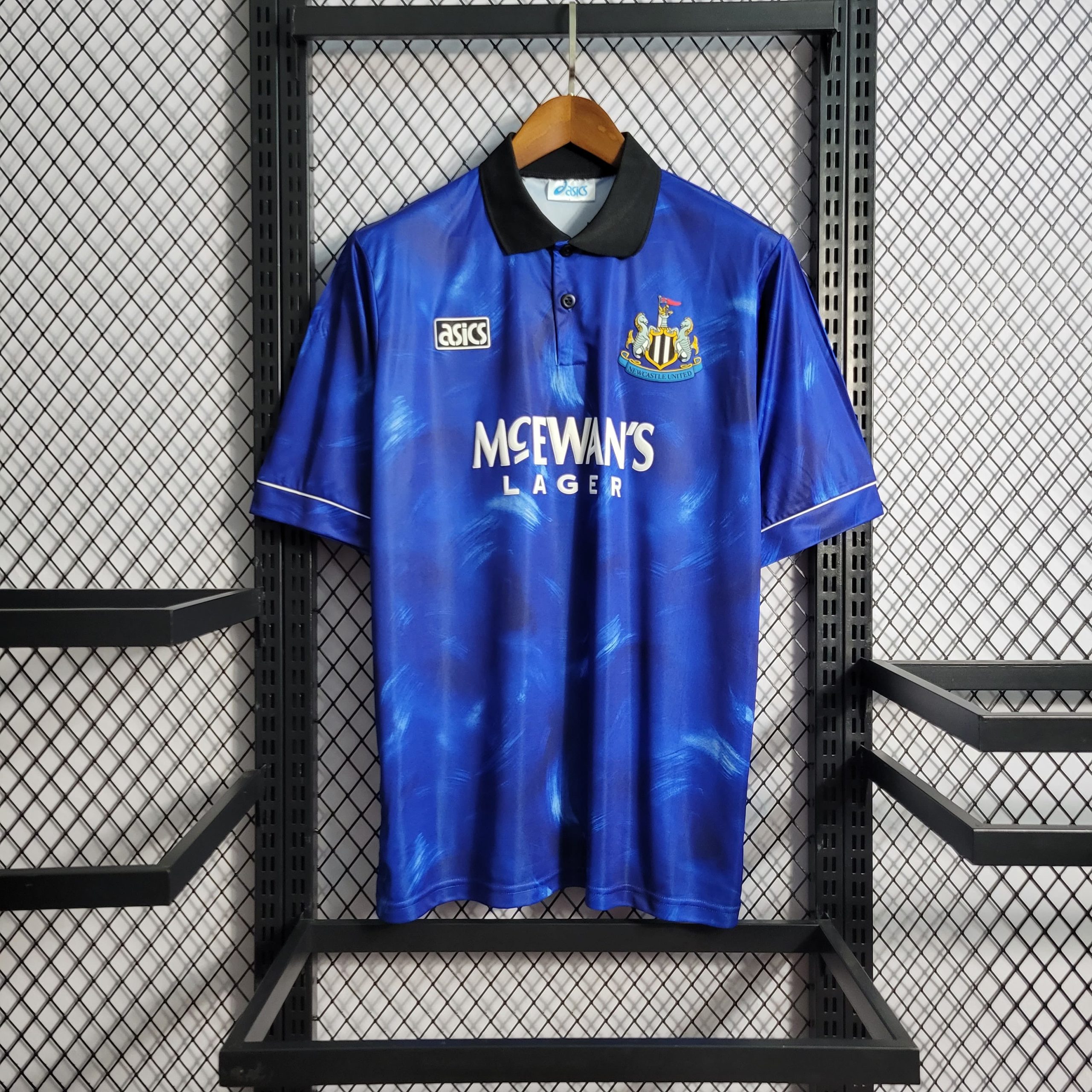 NewcastleAwayretro93-953